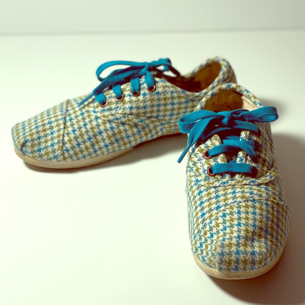COPY - Host Pick 🎉 TOMS Houndstooth Canvas Shoes